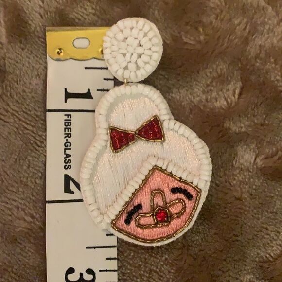 Nana Earrings - Picture 6 of 6